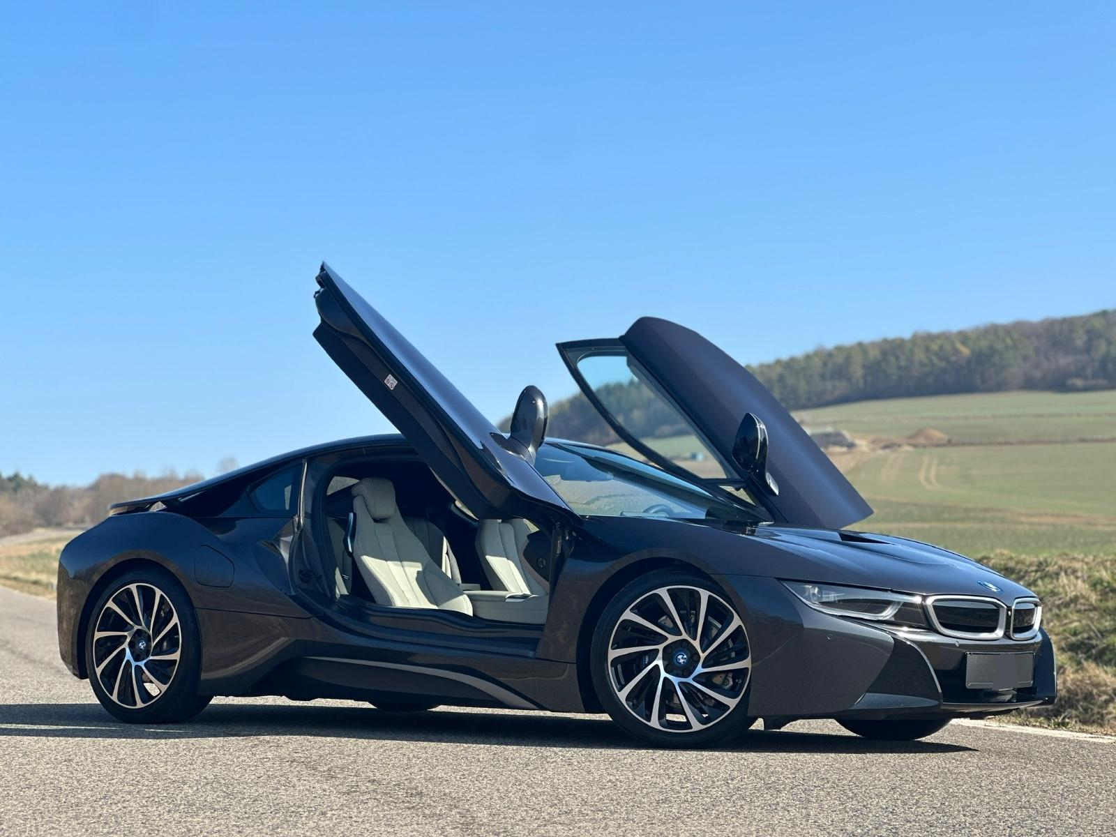 BMW i8 Coupé Allemande 4 places Harman Kardon HUD 49g CO₂4
