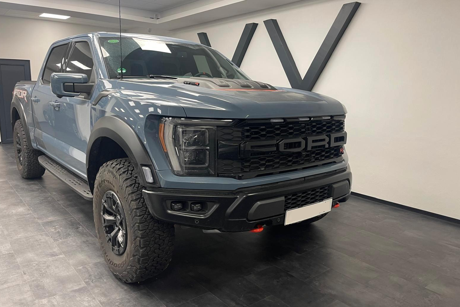 Ford Raptor R F150 – 710 PS – AHK 0000