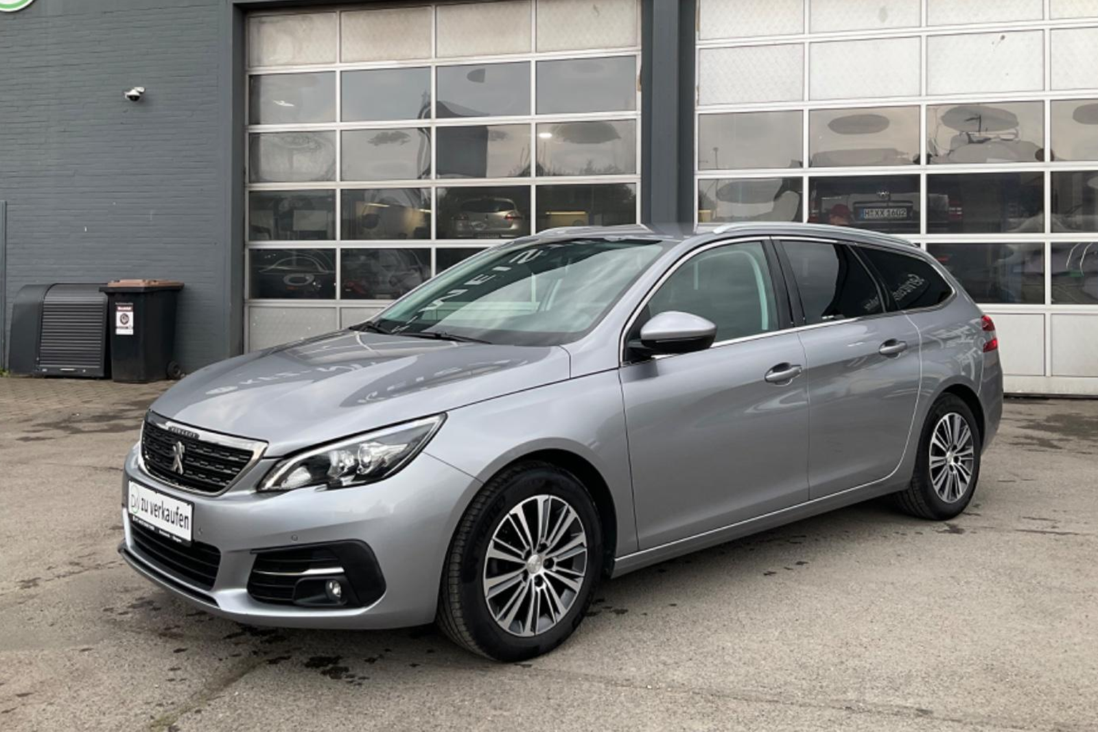 Peugeot 308 SW Allure 1.5 BlueHDi 131 EAT8 – Break Diesel Navigation 1ère main Service neuf deutschautoimport 0000