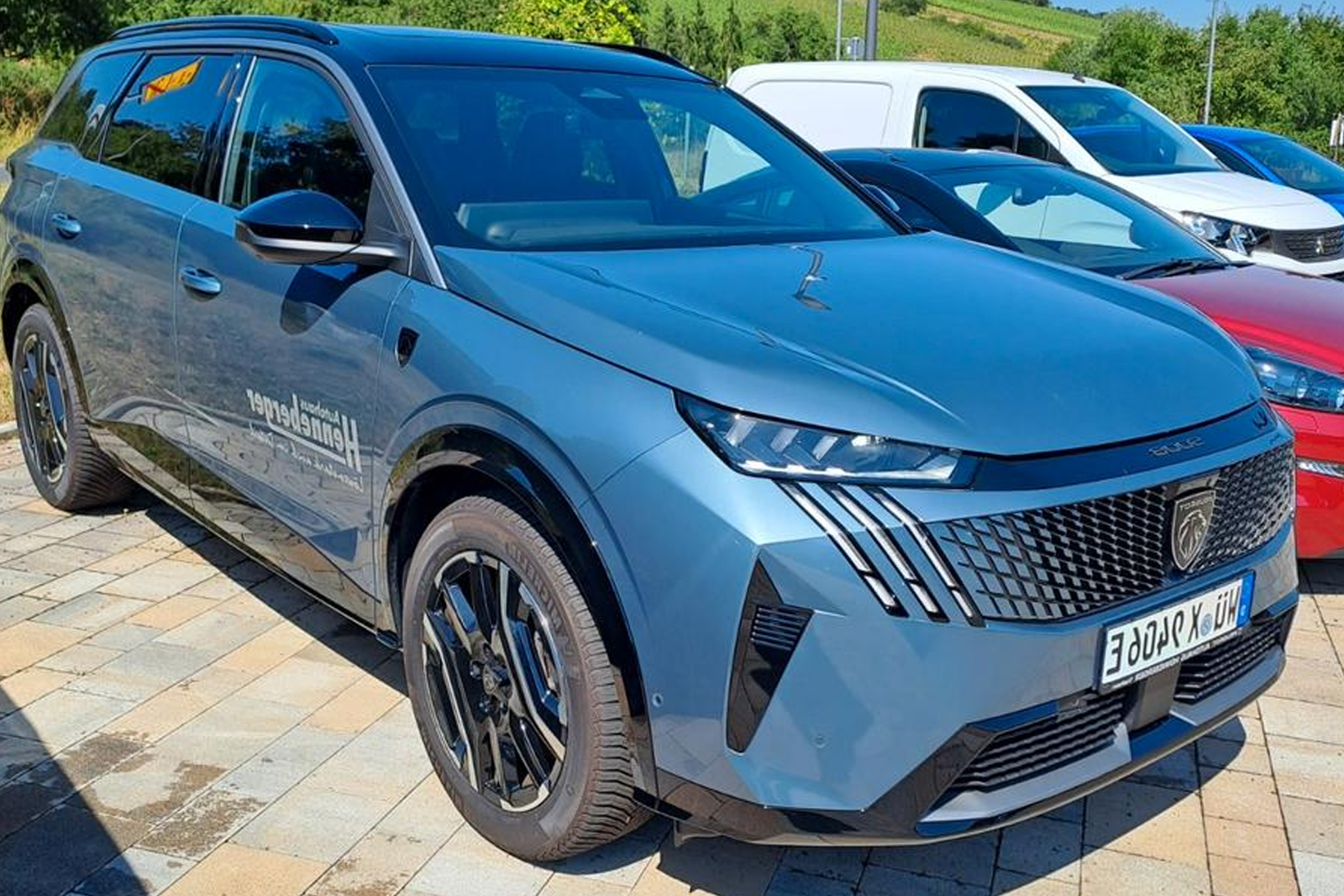 Peugeot e-5008 GT 210 ch électrique 7 places deutschautoimport 000