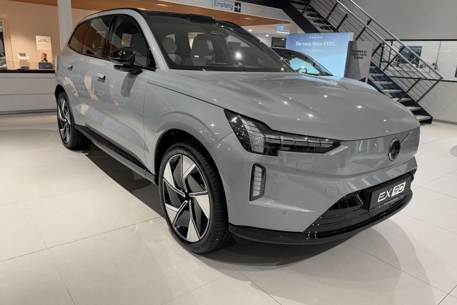 Volvo EX90 Ultra Twin Performance AWD – 7 Places 0000