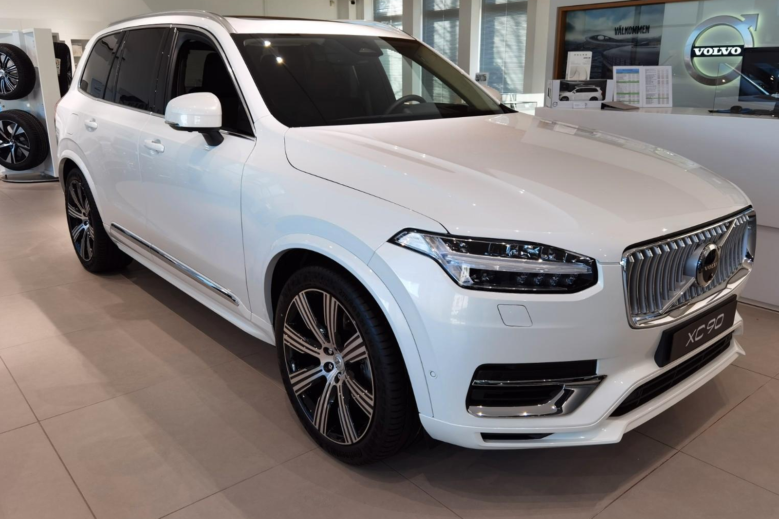 Volvo XC90 Ultra Bright Recharge Plug-In Hybrid AWD – 7 places – Neuf 0000